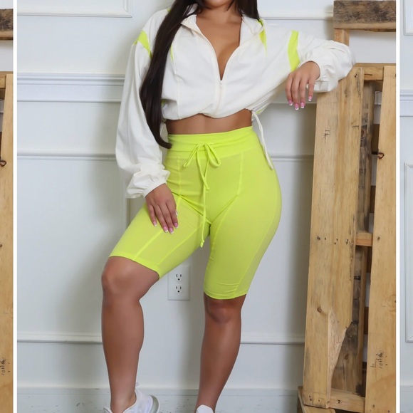 Green High-Waisted Bike Shorts with Compression - Picture 2 of 2